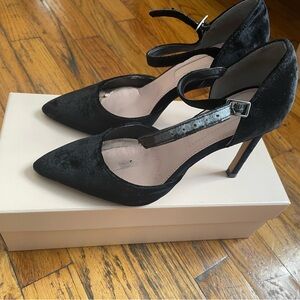 Sexy velvet stilettos